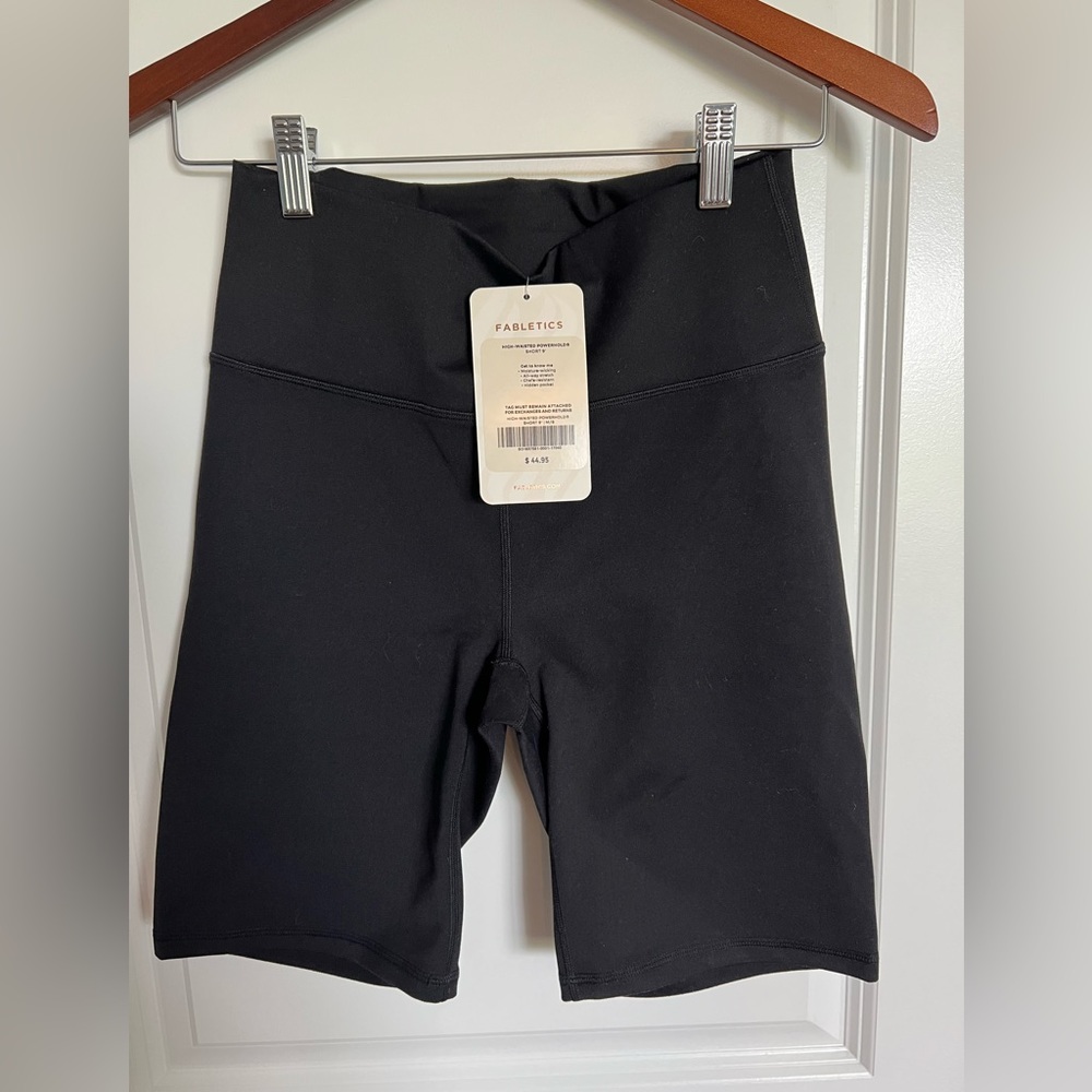 BNWT Fabletics 9” bike shorts